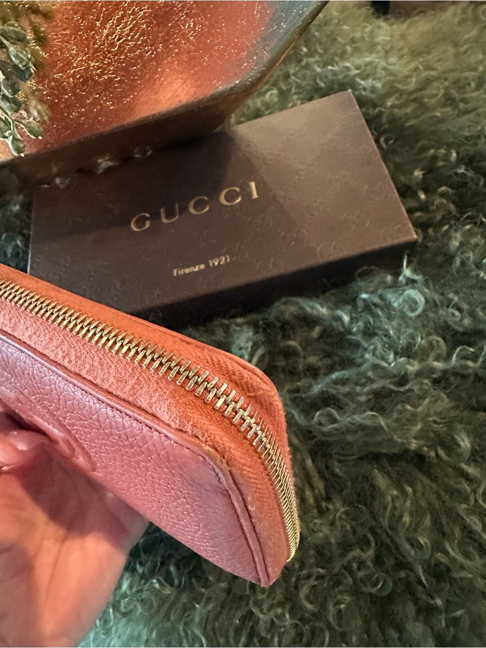 Authentic Gucci Coral-ish Leather Zip Wallet with Tassel - Picture 5 of 12